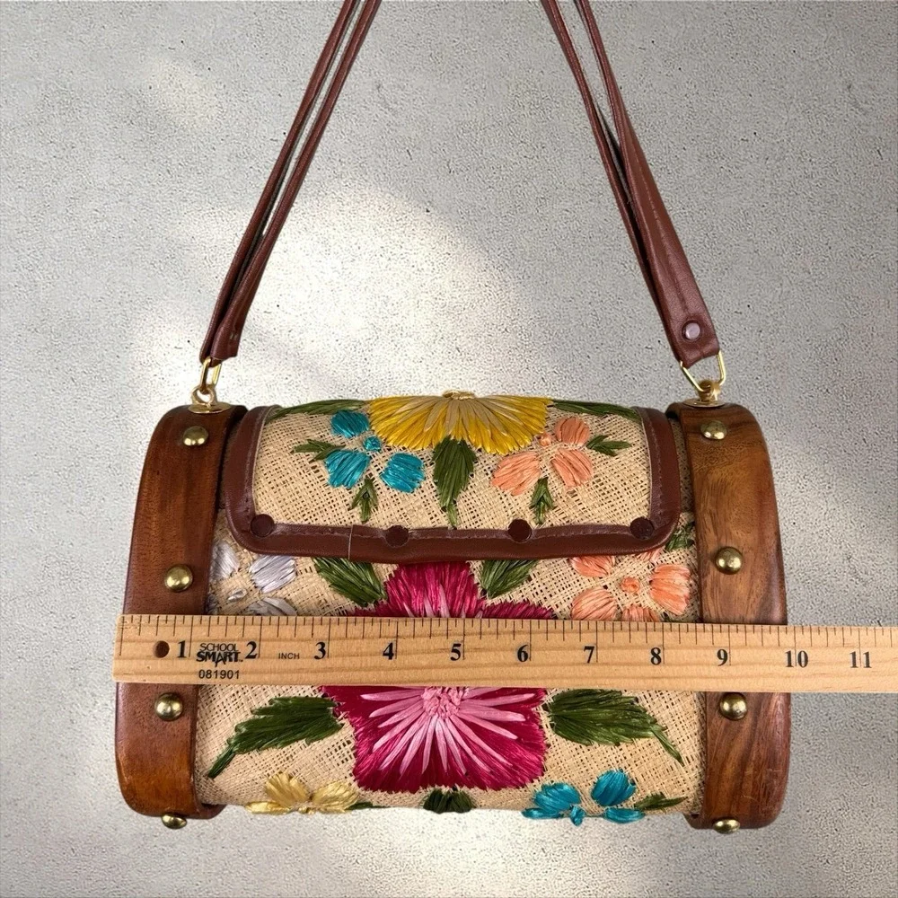 Vtg Straw Raffia Handbag Purse Whidby Embroidered Philippines Turnlock Wood